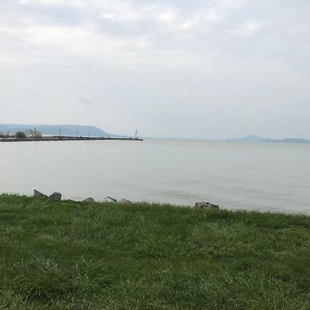 Nyaralo Balatonmariafuerdoヴィラ エクステリア 写真
